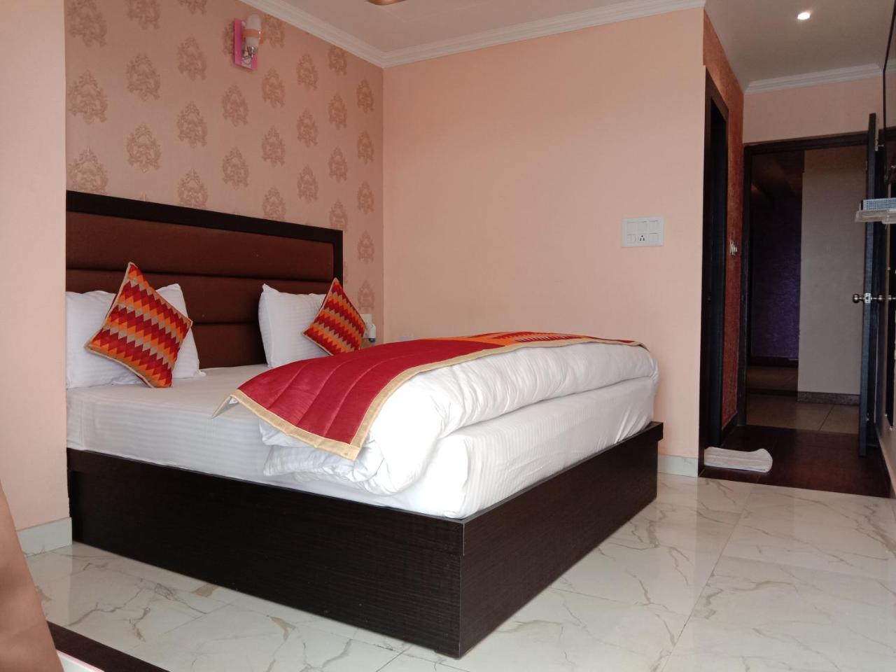 The Park Presidency Hotel Барелі Екстер'єр фото